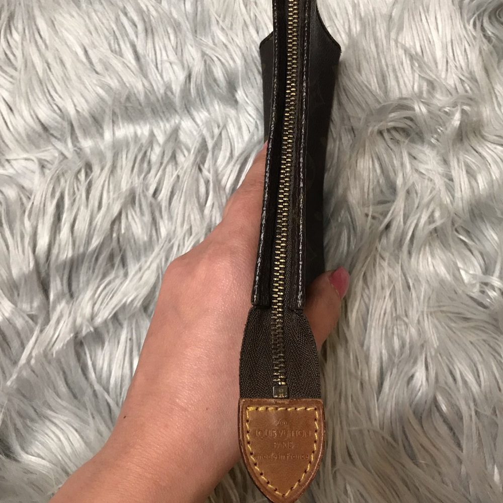 AUTH Louis Vuitton Toiletry Pouch 15 TH0965 - Picture 3 of 7